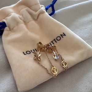 Louis Vuitton Petit Louis Earrings New